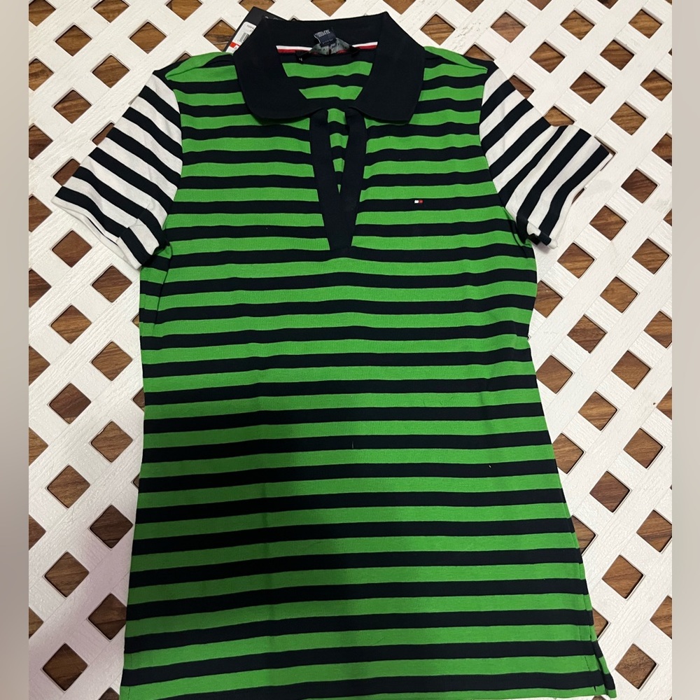 Collared V Neck Polo Shirt -Tommy Hilfiger- XS